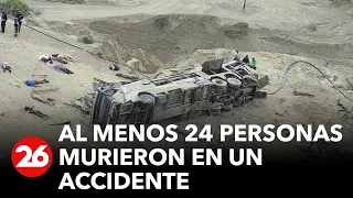 Tragedia en Perú: mueren al menos 24 personas tras la caída de un bus desde una altura de 200 metros