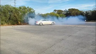 Mercedes CLS 55 AMG donuts drift