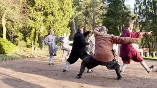 5 Basic Stances of Shaolin Congfu WuBuQuan 五步拳 wth Master Shi Heng Yi+Disciples(Shaolin Temple EUR)