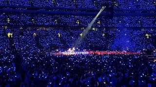 Coldplay perform Let Somebody go with guest pianist Leo Hall on stage 16th Aug 2022 Wembley Stadium