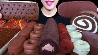 ASMR MUKBANG｜CONVENIENCE STORE CHOCOLATE ROLL CAKE, ICE CREAM, TICO, MAGNUM, DESSERT EATING 초콜릿 먹방
