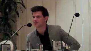 Taylor Lautner's sexy shirtless scenes