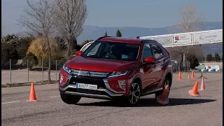 Mitsubishi Eclipse Cross 2018 - Maniobra de esquiva (moose test) y eslalon | km77.com