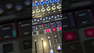 사운더스 - [DiGiCo] Quantum 852 Digital Mixing Console
