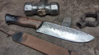 FORGING A SURVIVAL BUSCHCRAFT KNIFE (forged on 132lbs vevor anvil 🤙)