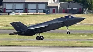 2 USAF Lockheed Martin F-35A Lighting II’s Departing Portland International Airport