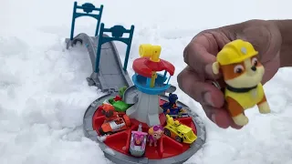 Paw patrol toy puppies playing snow