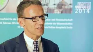 Ulrich Höller im Gespräch mit QUO VADIS-Moderator Karsten Trompetter