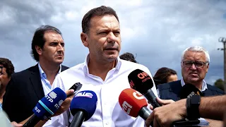 Luís Montenegro em declarações à imprensa em Portalegre
