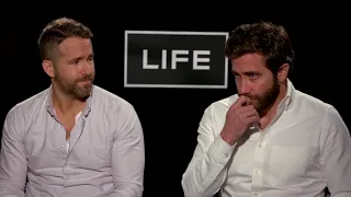 Hilarious interview with Jake Gyllenhaal and Ryan Reynolds