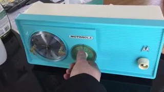 SKY Blue 1958 Motorola Model 5C23CW Tube AM Clock Radio