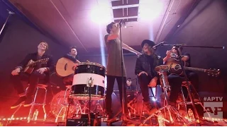 APTV Sessions: I SEE STARS - "Murder Mitten" (Raw & Unplugged)