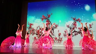 Chinese dance with umbrella