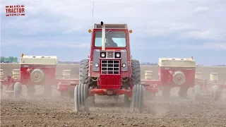 INTERNATIONAL 1566 Tractor Planting Corn