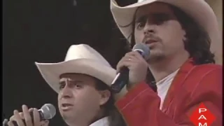 MAURICIO & MAURI canta AMOR NO CARRO com André Luiz Mazzaropi no Rancho do Jeca.