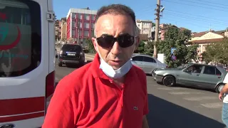 Motosiklet sürücüsü ağır yaralandı.