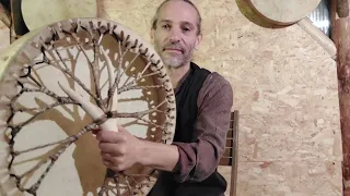 Shaman drum "Tree of life", Deer hide. Tambour chamanique "Arbre de vie", peau de cerf.