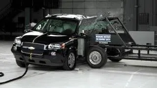 2006 Chevrolet Uplander side IIHS crash test