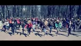 L'one все танцуют локтями FlashMob Chisinau