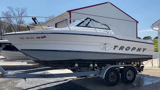 1995 Trophy Marine FF 2002 walkaround Boat