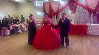 La entrada de la quinceañera