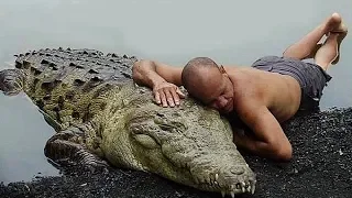 Most Unusual Friendships Between Humans and Wild Animals