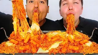 SPICY CHEESY RICE CAKES aka TTEOKBOKKI 떡볶이 먹방 • Mukbang & Recipe