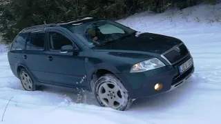 Skoda Octavia Scout going up the hill