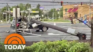 Violent storms unleash heavy rain, strong winds on East Coast