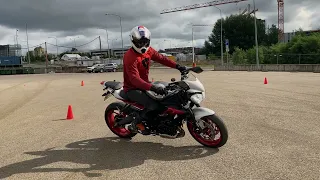 Motogymkhana. Side switch & lean training