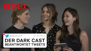 DARK | Der Cast beantwortet Tweets | Netflix