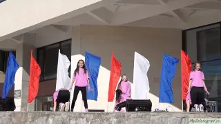Танец "Улыбайся" исполняет ансамбль "Танцующие звезды"
