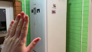 Как правильно поставить холодильник на кухне