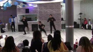 GENIAL -  NIÑO BAILANDO MAMBO