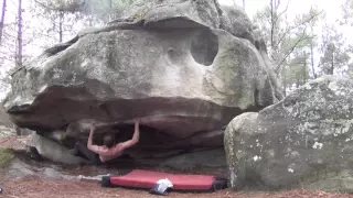 Fontainebleau - Rocher du Potala - La Poussière qui Tue 6C+(7A)