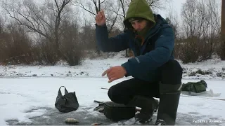Рыбалка. первый лед на реке Чулым, зимняя рыбалка, ловля окуня на мормышку и балансир