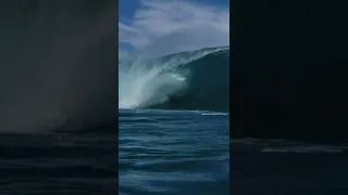 Big Spitter for this #Bodyboarder at #Teahupoo #short