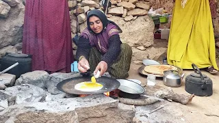 Fried Eggs Without adding Oil in the Nomadic way_the nomadic lifestyle of Iran