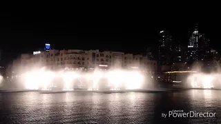 Dubai.  Поющие фонтаны в сопровождении музыки Энрике Иглесиас.
