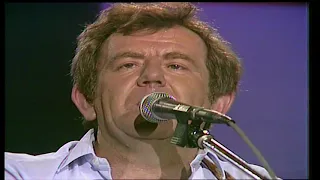 Paddy Reilly - The Old Triangle (Live at the National Stadium, Dublin, 1983)
