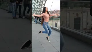 Девушка Танцует Супер Кайф Круто Чеченская Лезгинка в Тбилиси 2023