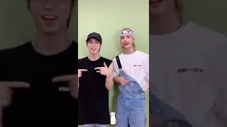 Stray Kids “Hello Stranger” PopOutBoy_challenge (TikTok)