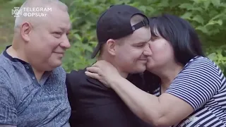 💔 НЕ СТРИМАТИ СЛІЗ! Зустріч військового з рідними після полону