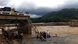 Cae el puente de 'Rambo II' y deja incomunicados a habitantes