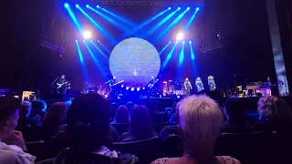 Brit Floyd, Another Brick in the Wall (Part 2) (Live).