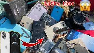 Lucky time | How to Restore iphone 13 pro series and Samsung Not 8 Cracked,Found phone in rubbish