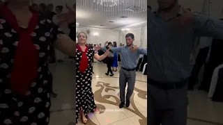Поет и танцует Патимат Абдуллаева