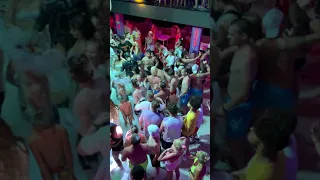 ПЕННАЯ ДИСКОТЕКА на КОРАБЛЕ💃 АЛАНЬЯ ТУРЦИЯ 2021 ALANYA TURKEY FOAM PARTY DISCO #shorts