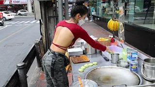 Eggs & Bananas! The Most Popular Roti Lady in Bangkok - Thai Street Food