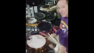 Danny Carey playing his favourite snare drum! (Sonor HLD-590 14x8 cast bronze)